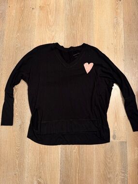 Black V-Neck Pullover Top with Pink Broken Heart Accent